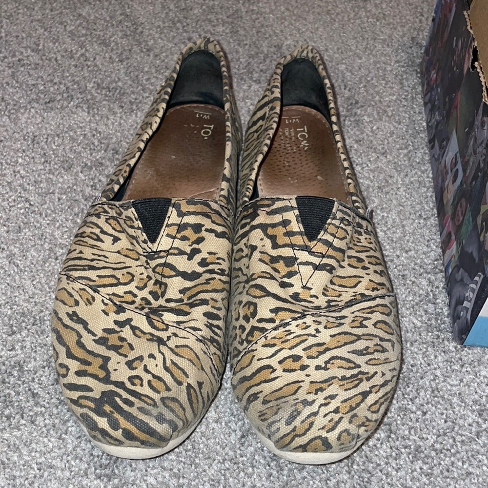 Toms